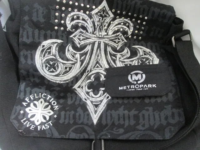 AFFLICTION METROPARK Messenger Crossbody Flap Bag Man Purse Vegan BLACK