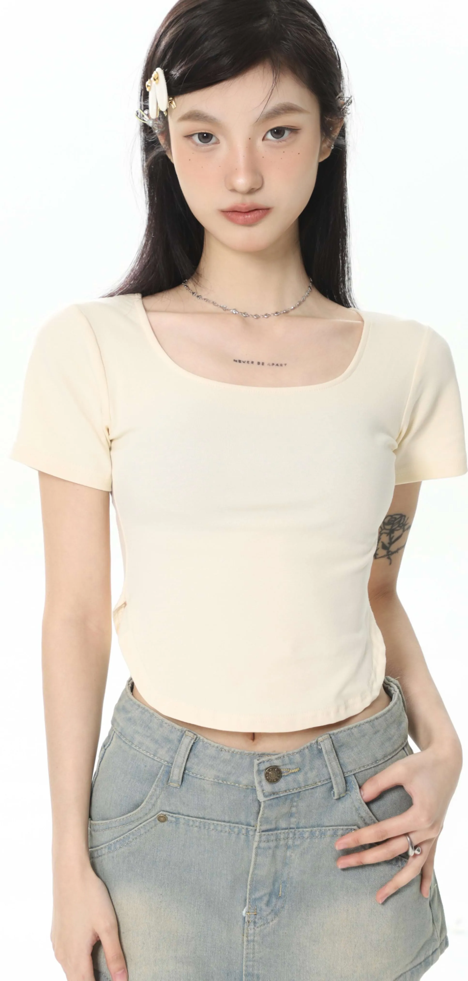 Cropped U-Neck Curve Hem Baby Tee