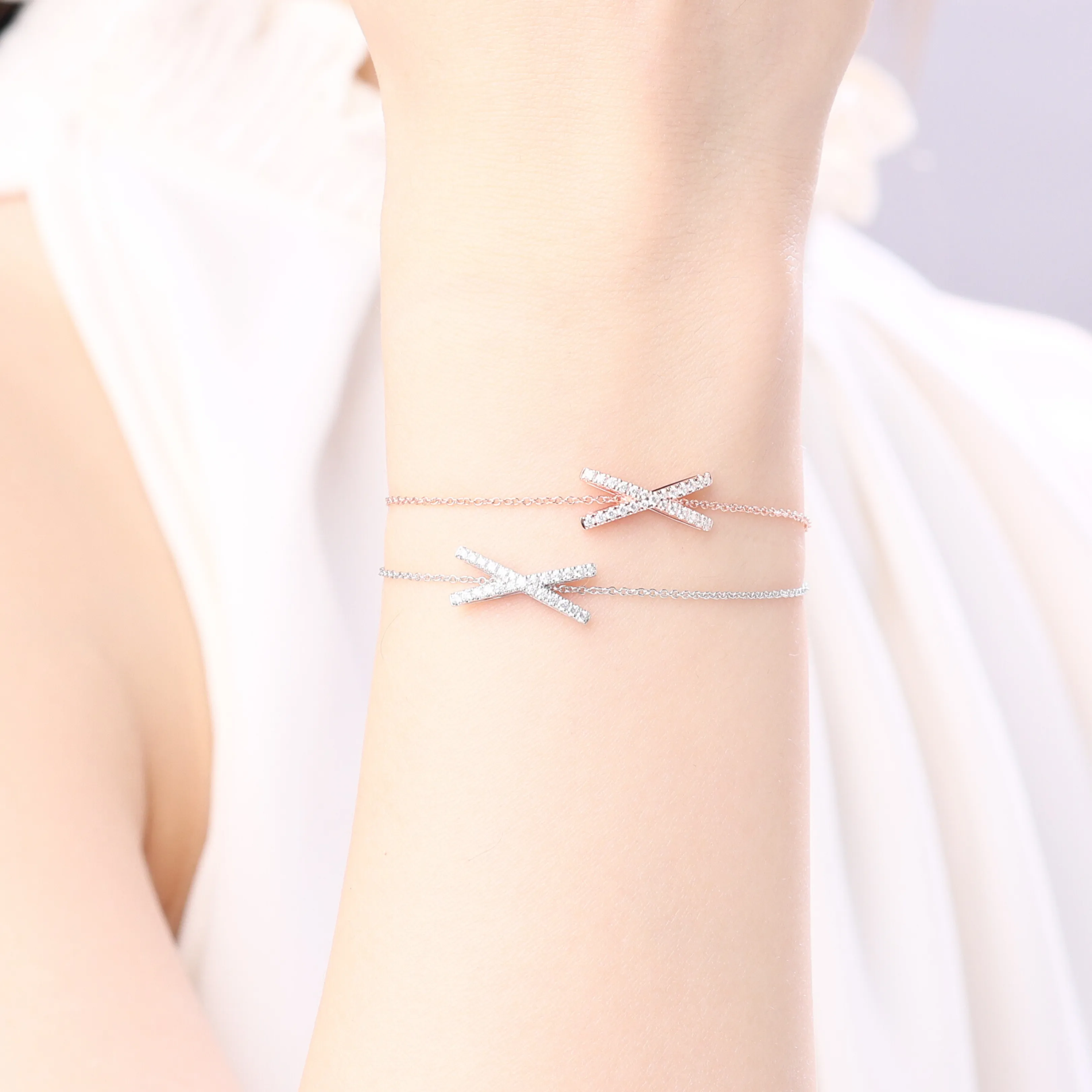 X-SHAPED CROSS DIAMOND BRACELET